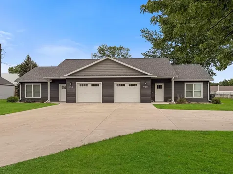950 W 1st Avenue Edgerton MN 56128