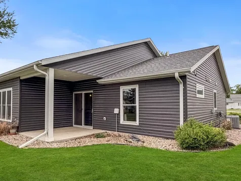 950 W 1st Avenue Edgerton MN 56128
