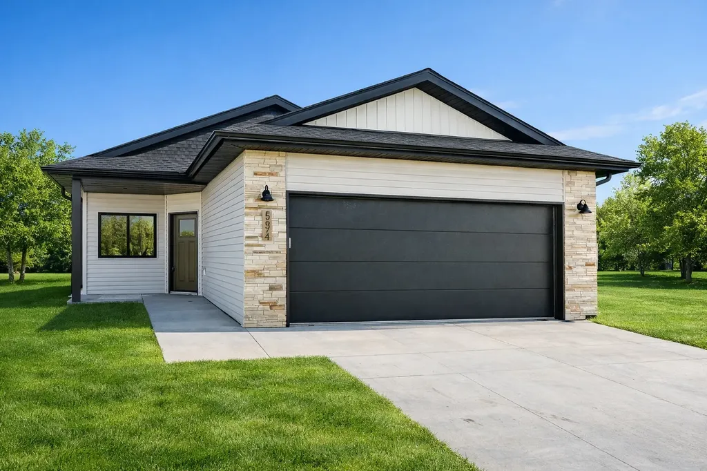 3842 Prairie Lane Moorhead MN 56560