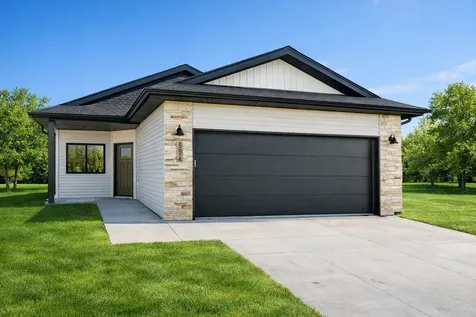 3842 Prairie Lane Moorhead MN 56560