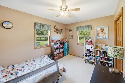 7524 58th St NE Rochester MN 55906