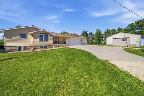 7524 58th St NE Rochester MN 55906