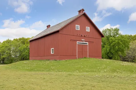 34 N Oaks Road North Oaks MN 55127