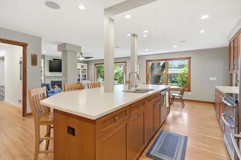 7109 Heatherton Trail Edina MN 55435