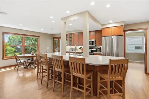 7109 Heatherton Trail Edina MN 55435