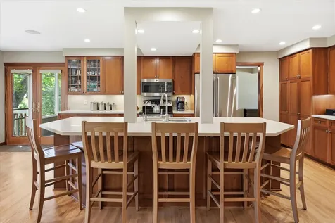 7109 Heatherton Trail Edina MN 55435
