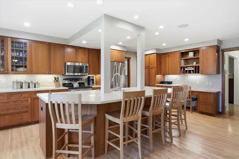 7109 Heatherton Trail Edina MN 55435