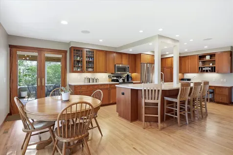 7109 Heatherton Trail Edina MN 55435