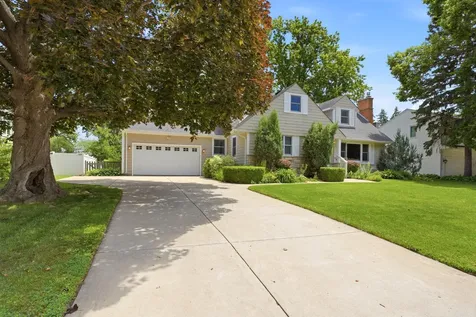 7109 Heatherton Trail Edina MN 55435