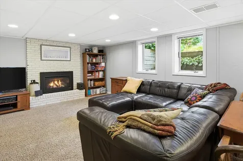 7109 Heatherton Trail Edina MN 55435