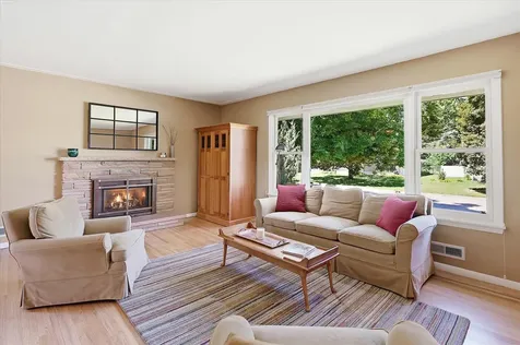 7109 Heatherton Trail Edina MN 55435