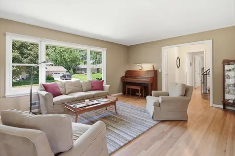 7109 Heatherton Trail Edina MN 55435