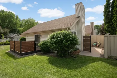 1390 Granada Trail N Oakdale MN 55128