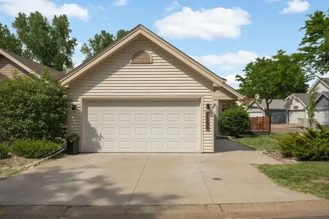 1390 Granada Trail N Oakdale MN 55128