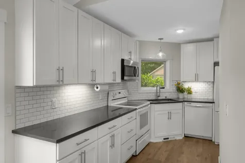 1390 Granada Trail N Oakdale MN 55128