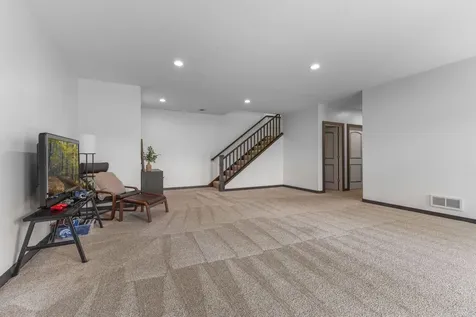 8259 Barton Avenue NW Buffalo MN 55313