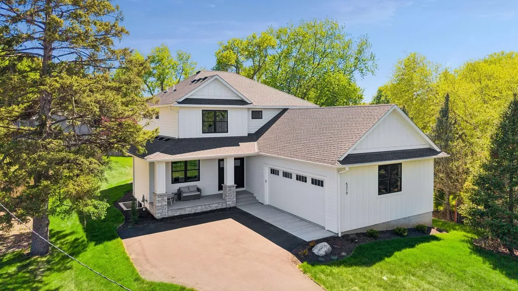 5319 Glenwood Avenue Golden Valley MN 55422