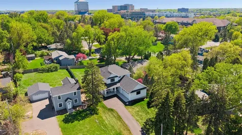 5319 Glenwood Avenue Golden Valley MN 55422