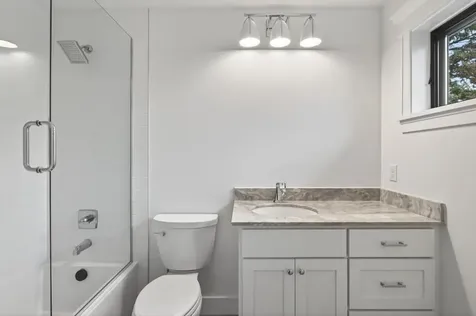 5319 Glenwood Avenue Golden Valley MN 55422