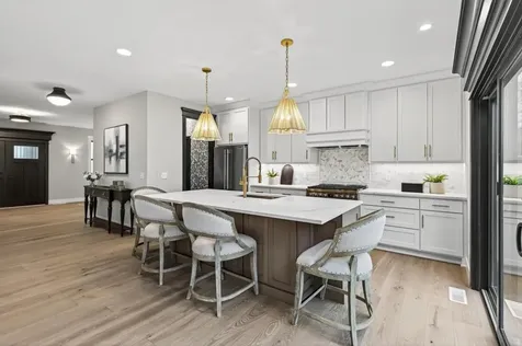 5319 Glenwood Avenue Golden Valley MN 55422