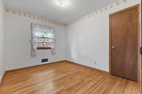 5956 Ensign Avenue N New Hope MN 55428