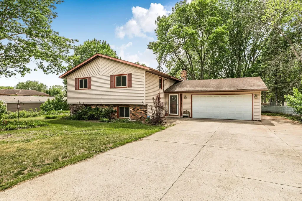2156 Morningside Drive NE Saint Cloud MN 56304