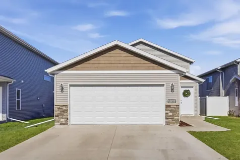 2742 Divide Street W West Fargo ND 58078