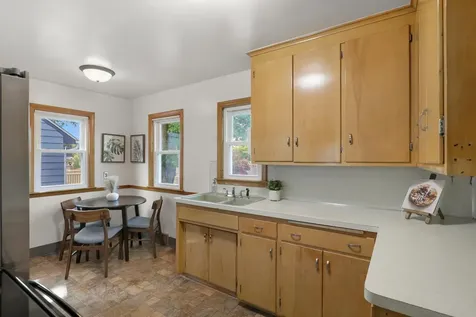 582 36 1/2 Avenue NE Minneapolis MN 55418