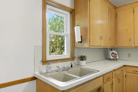 582 36 1/2 Avenue NE Minneapolis MN 55418