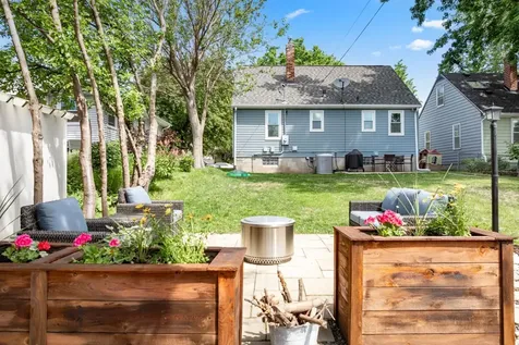 582 36 1/2 Avenue NE Minneapolis MN 55418