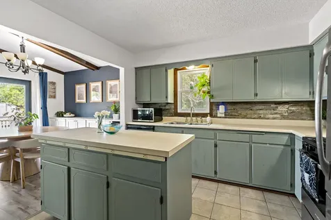 3732 81st Avenue N Brooklyn Park MN 55443