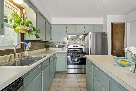 3732 81st Avenue N Brooklyn Park MN 55443