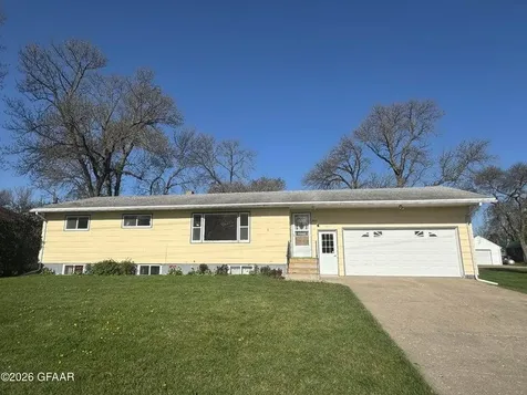 203 Park Avenue Finley ND 58230