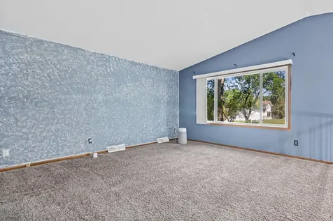 6748 81st Avenue N Brooklyn Park MN 55445