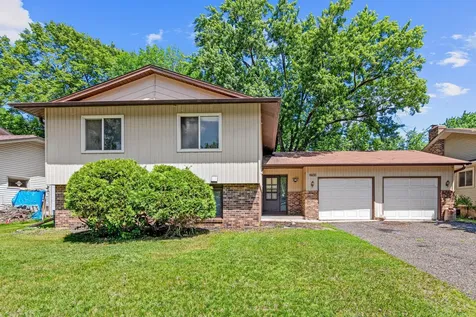 6748 81st Avenue N Brooklyn Park MN 55445