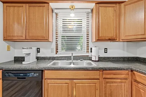 6748 81st Avenue N Brooklyn Park MN 55445