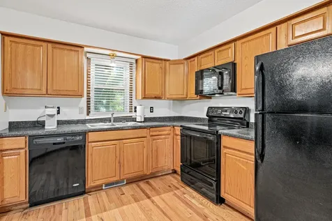 6748 81st Avenue N Brooklyn Park MN 55445
