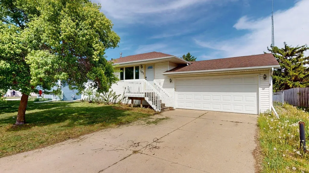 107 9th Avenue NE Dodge Center MN 55927