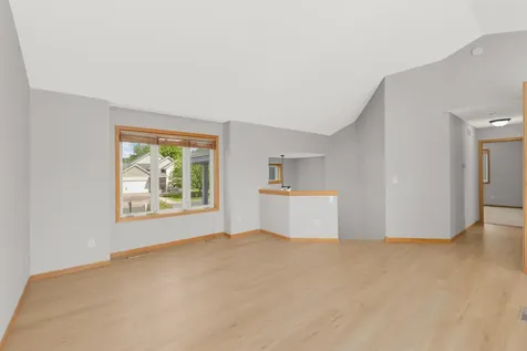 936 S Cedar Street Belle Plaine MN 56011