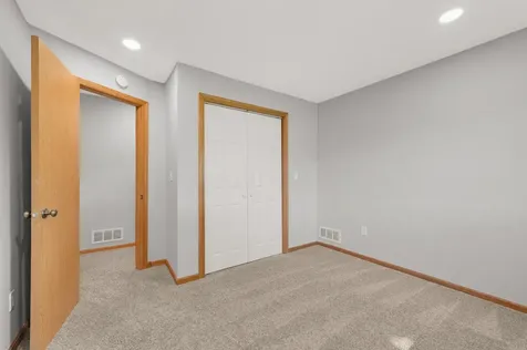 936 S Cedar Street Belle Plaine MN 56011