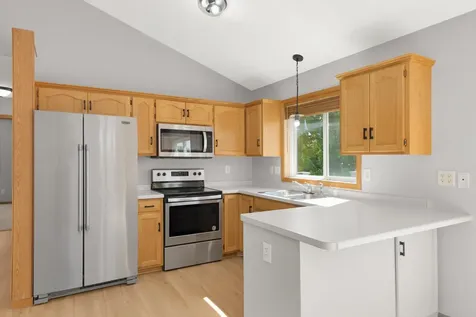 936 S Cedar Street Belle Plaine MN 56011