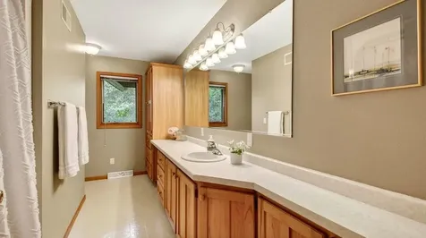 1119 E Chippewa Avenue Bruce WI 54819
