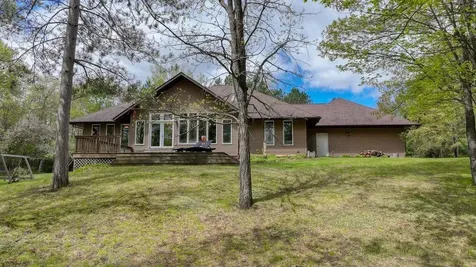 1119 E Chippewa Avenue Bruce WI 54819