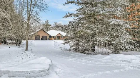 1119 E Chippewa Avenue Bruce WI 54819