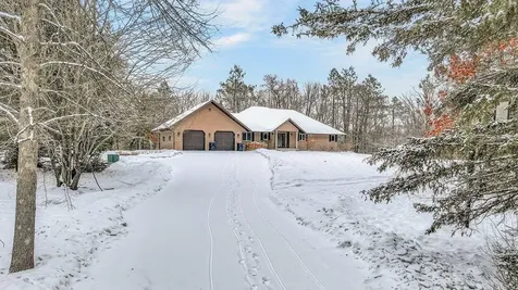 1119 E Chippewa Avenue Bruce WI 54819