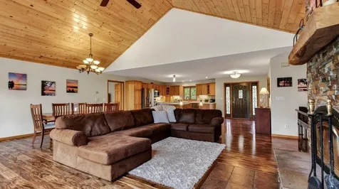 1119 E Chippewa Avenue Bruce WI 54819