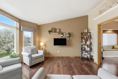 3327 46 Avenue S Fargo ND 58104