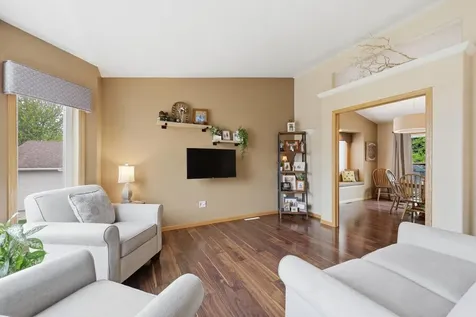 3327 46 Avenue S Fargo ND 58104