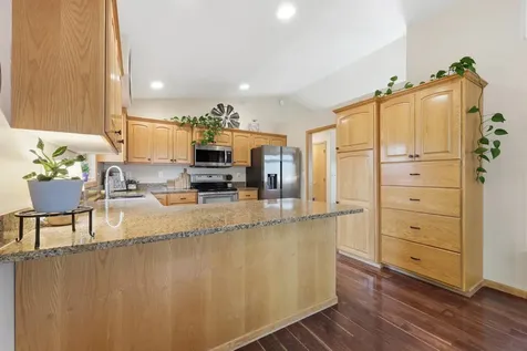 3327 46 Avenue S Fargo ND 58104