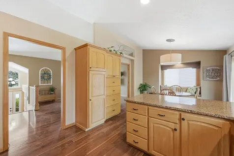 3327 46 Avenue S Fargo ND 58104